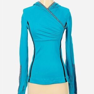 Lululemon Long-Sleeved Top with Hood - Great for Running/Hiking